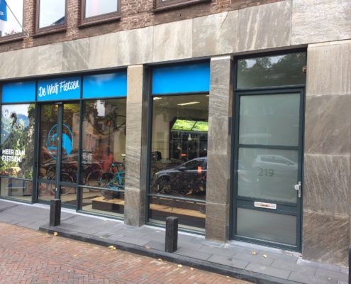 Automatische schuifdeuren fietsenwinkel Delft